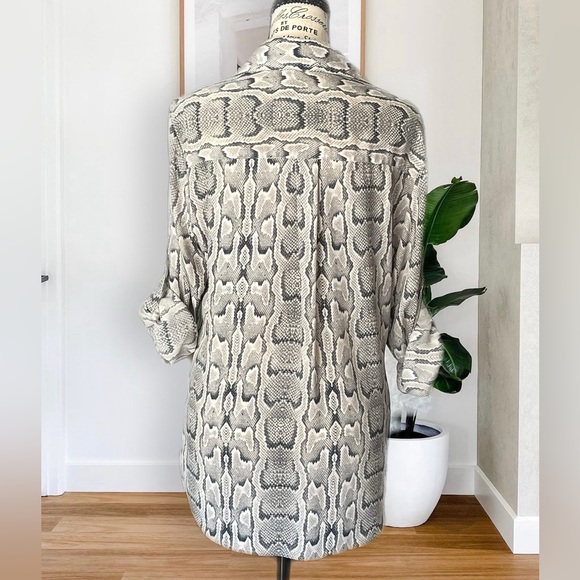 Express Portofino Button Down Blouse, Snakeskin print, Woman’s size Medium - Picture 3 of 7